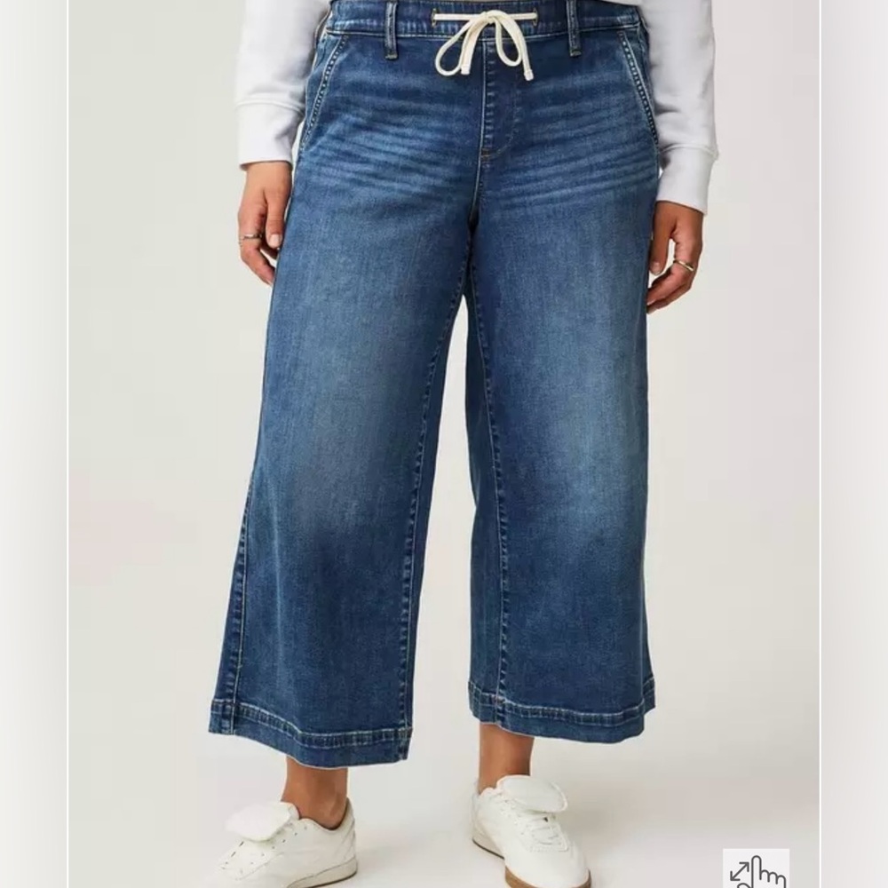 Torrid Weekend Crop Jean size 1